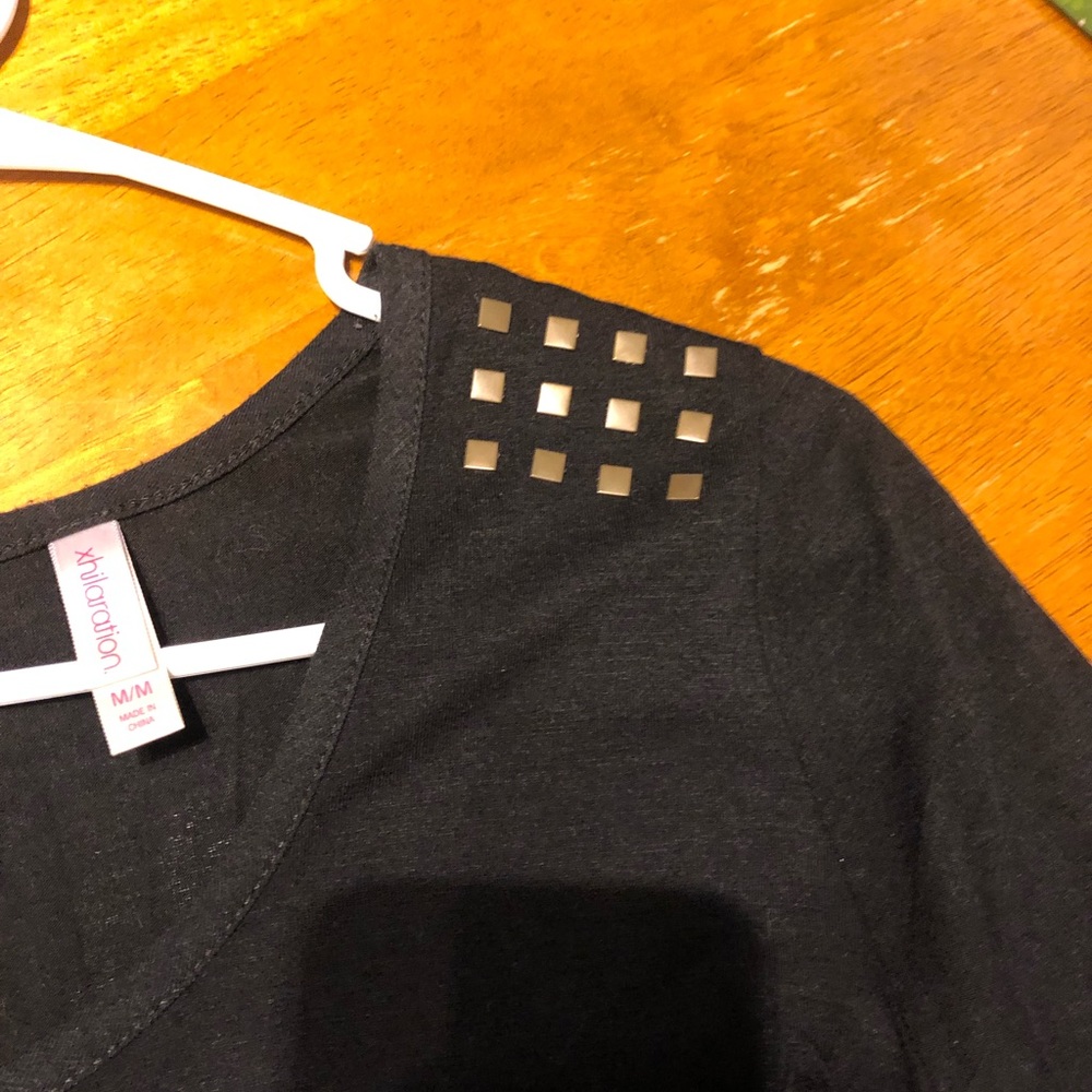 Women’s Top - Picture 2 of 5